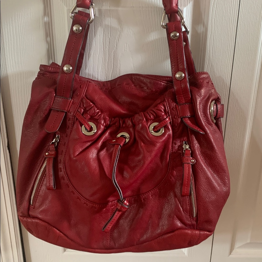 B Makowsky Elegant Burgundy Leather Handbag with Dustbag - Picture 2 of 16